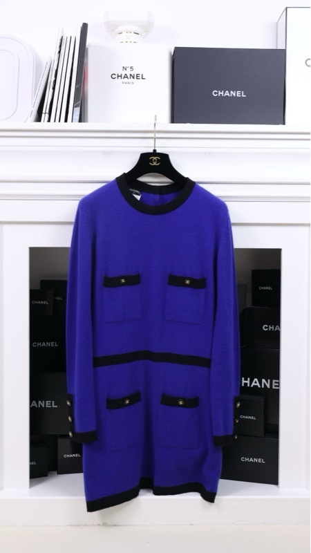 Chanel 95年深蓝色针织黑金扣连衣裙