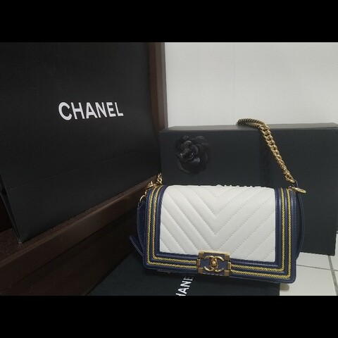 Chanel Boy 25 中號 19C限量海軍藍白拼色 編織金絲線 小牛皮 無卡【無保卡附查碼圖/極致大全配】（附限定黑金山茶花、原廠紙袋）