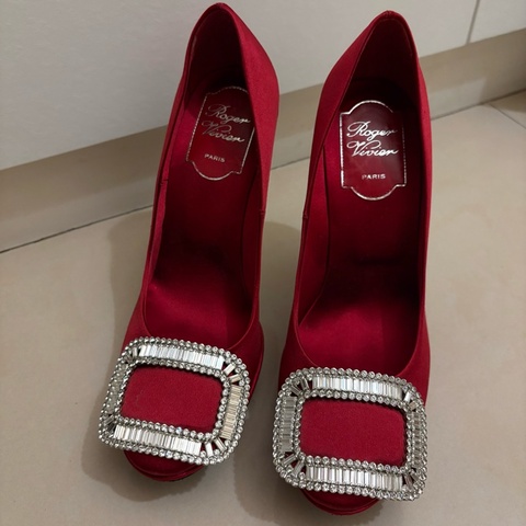 Roger Vivier Paris 酒紅色緞面水晶方扣高跟鞋36