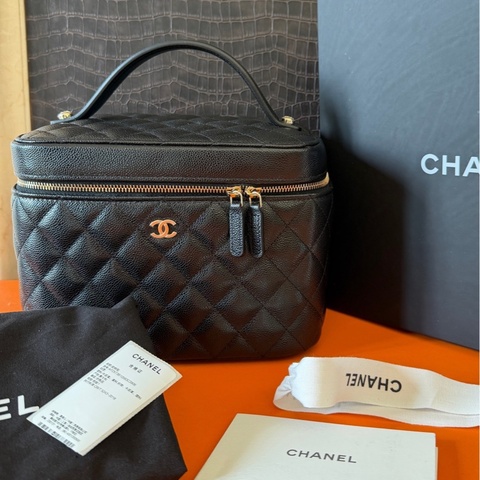 99新 Chanel香奈兒黑色荔枝紋收納包化妝包 配塵袋