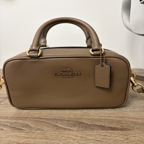 Coach Satchel 咖色保齡球包