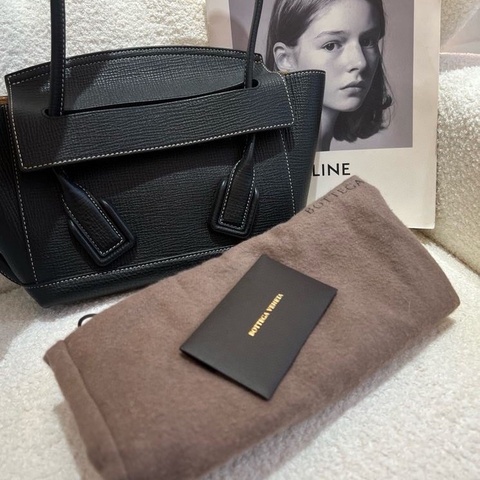 99新Bottega VenetaArco33黑色 全皮小號手提單肩包
