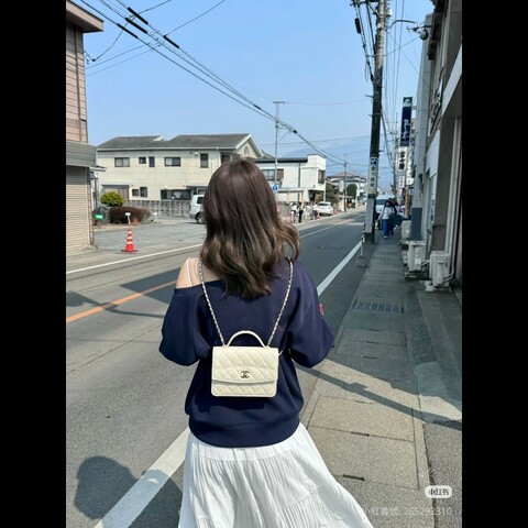 Chanel香奈兒 25C 三合一
奶昔白色金扣荔枝皮woc手柄雙肩包
99新✨️