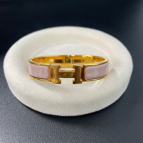 Hermes 愛馬仕 Clic H手鐲 粉紫色琺瑯配金色H扣 經典款式 外圈：18.5 內圈：15.5。