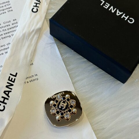 CHANEL 菱形珍珠水鑽造型胸針