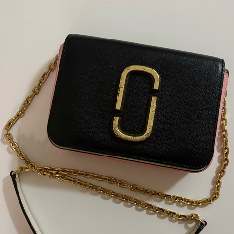 Marc Jacobs 黑粉拼色相機包