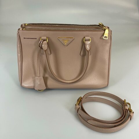 PRADA 淺粉殺手包 中號