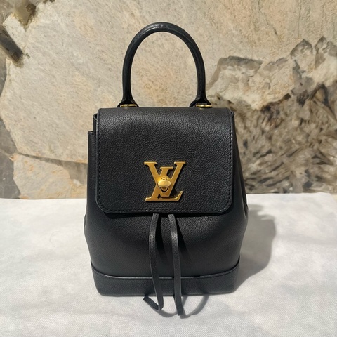 Louis Vuitton 黑金牛皮LockMe後背包