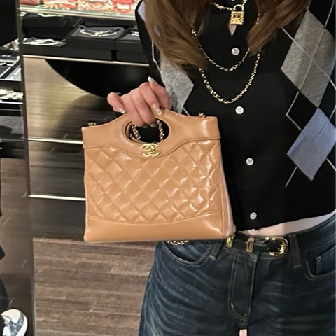 💎Chanel香奈兒｜奶茶色金扣31bag小號手提單肩包｜98新芯片款