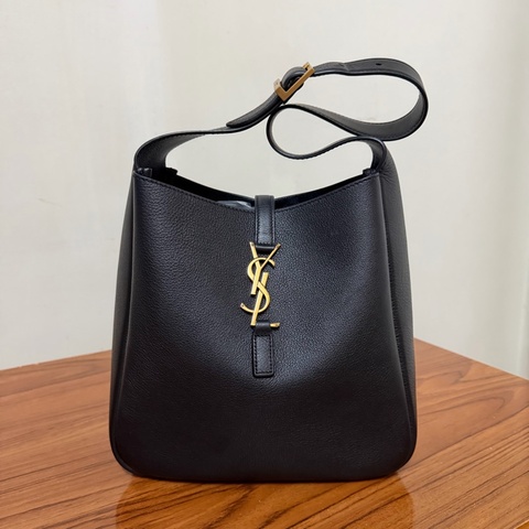 95新✨YSL 小號 Le 5 A 7 hobo黑金