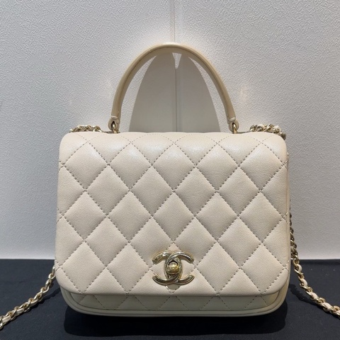 Chanel 香奈兒 象牙白風琴手提方胖子，25開 整體輕微使用痕跡