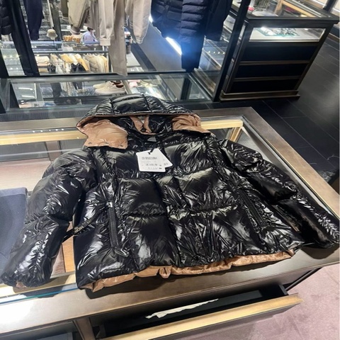 Moncler -Parana 女款羽絨 黑色 尺寸: 2碼 3碼
