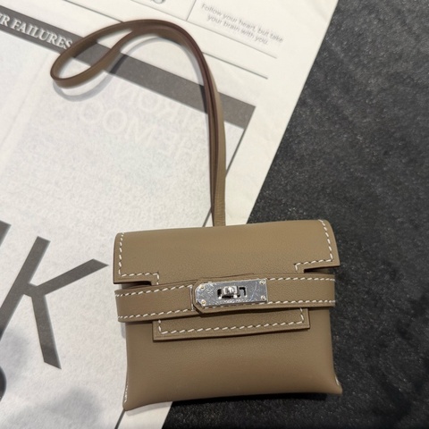 愛馬仕/Hermes Kelly 吊飾 Hermes愛馬仕 Kellyfestival耳機包吊飾、掛件 K刻