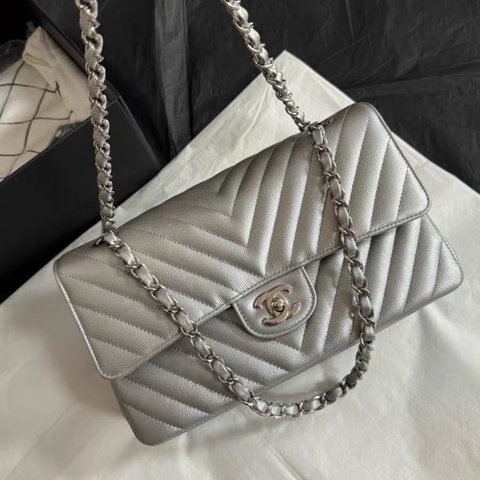 Chanel • 經典太空銀山形紋荔枝牛皮Cf 25 中號 全配