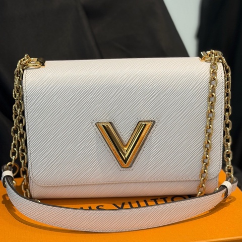 lv 20年白色金扣twist中號 23底長