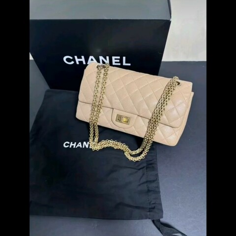 【稀有絕版】Chanel 2.55 Reissue 25cm 奶茶金魚子醬牛皮．23開限量色（附完整包裝/內膽包/支持安心購）