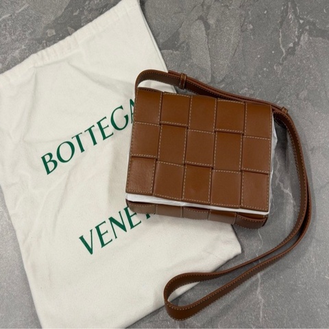 Bottega Veneta Cassette Intrecciato 編織包 外縫 棕色