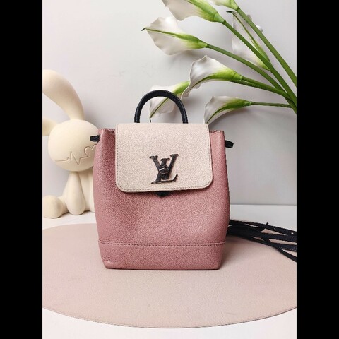 LV/路易威登 全皮拼色雙肩包 底長19