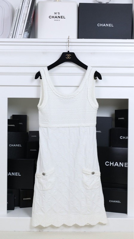 Chanel 11年白色镂空编织背心连衣裙