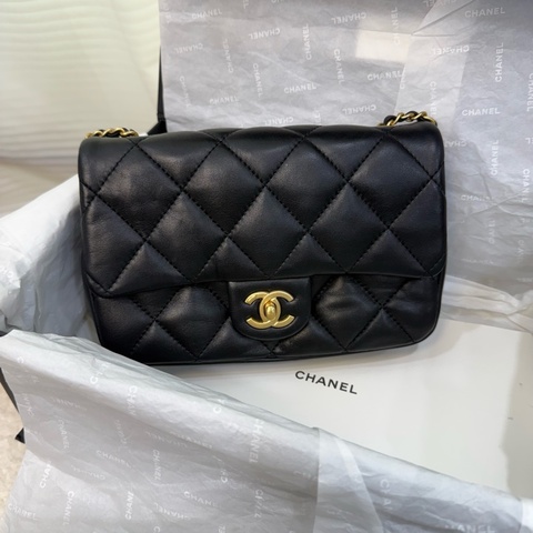 Chanel黑色羊皮愛心鏈mini coco