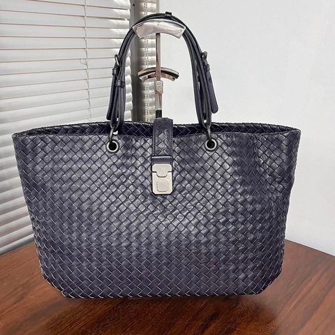 BV 葆蝶家 BOTTEGA VENETA Capri 深紫色編織手提包 尺寸 40×15×25cm