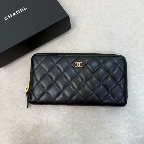 Chanel 黑羊皮金釦8卡ㄇ拉長夾