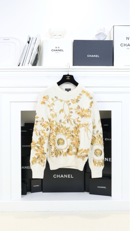 Chanel 18年希腊系列秀款秀款立体金树叶山茶花毛衣