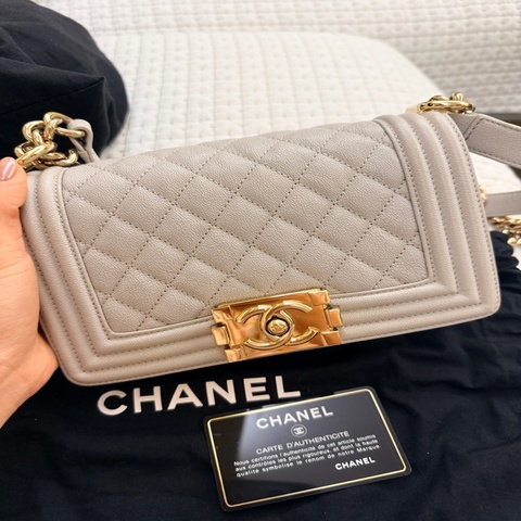 Chanel Le Boy小號 灰色配淡金扣