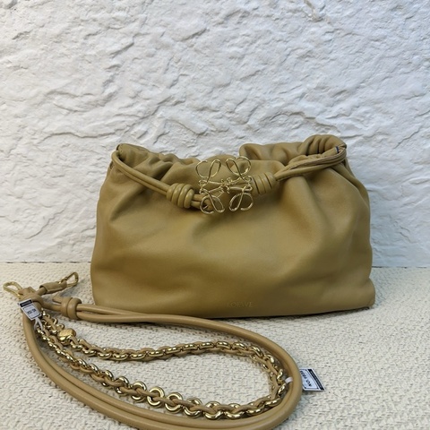 羅意威/Loewe Flamenco Purse福袋雲朵手袋中號 沙漠黃羊皮革 肩背包