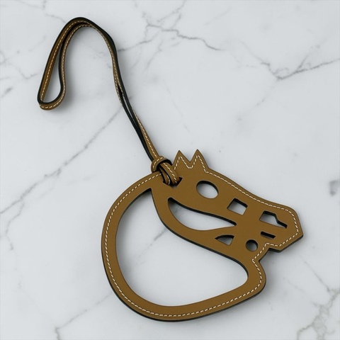 莉亞精品♡ Hermes 棕色馬頭掛飾 二手美品