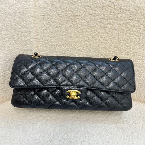 Chanel香奈兒黑金荔枝牛皮CF中號，底長26cm，31開