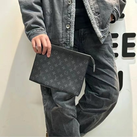 ⭐️五星推薦⭐️ LV 男士手拿包 晶片款 M61692