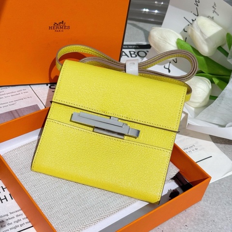 愛馬仕 Hermès cinhetic mini 檸檬黃銀扣 山羊皮，尺寸12*12