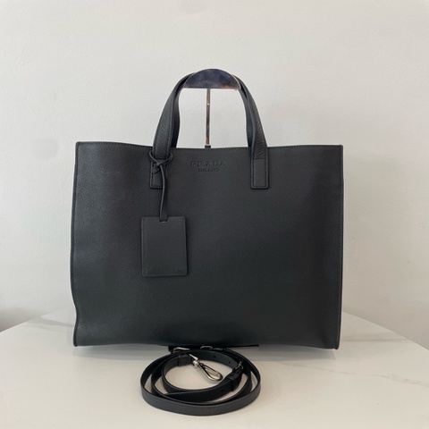 普拉達/Prada 品牌壓印 黑色荔枝紋全皮手提托特包 單肩斜挎包 尺寸：36*12*36 cm