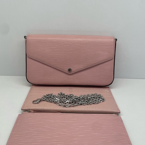 Louis Vuitton 路易威登 櫻花粉色水波紋三合一鏈條包woc 銀扣 尺寸：21*12