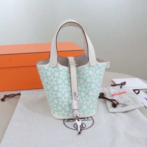 26072581480764