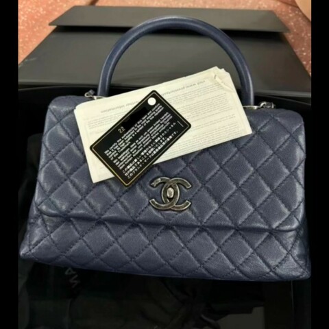 【近新大全套】Chanel Coco Handle 28cm 海軍藍銀扣 22開 荔枝皮手提斜背包（含保卡/原廠盒/山茶花/緞帶/鏈條保護布/擦包布與說明書/查碼圖）
