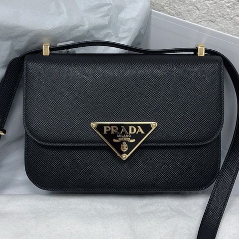 Prada普拉達 新款正標單肩斜挎豆腐包
