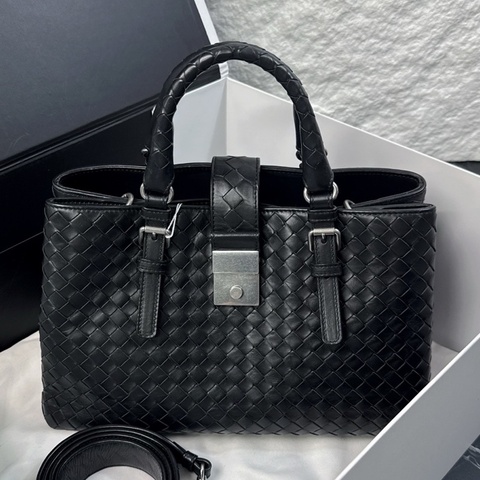 Bottega Veneta葆蝶家 黑色新款寬肩帶羅馬