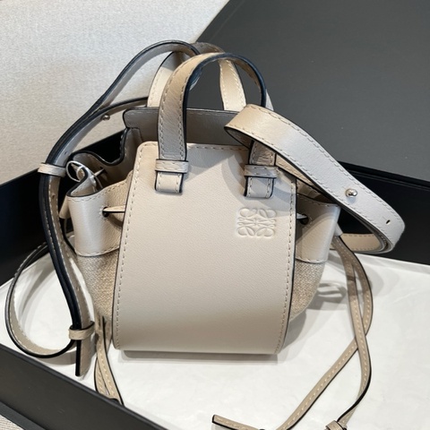 Loewe羅意威mini吊床單肩包 新 17*20*10