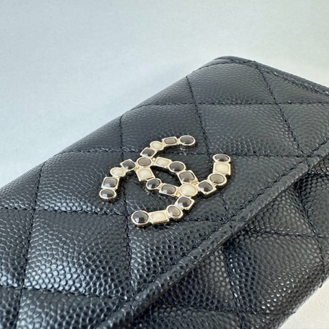 💎Chanel香奈兒｜黑金荔枝皮翻蓋卡包/零錢包｜高價款珍珠琺瑯大雙C｜全新未使用芯片款