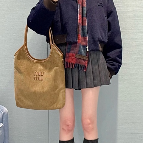 MIUMIU繆繆灯芯絨LVY單肩托特包98新閒置🦀