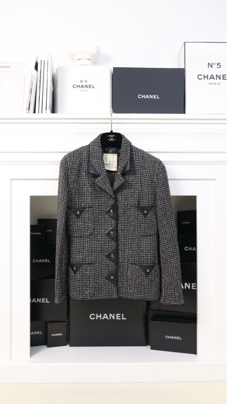 Chanel 92年灰黑格纹皮扣四口袋外套