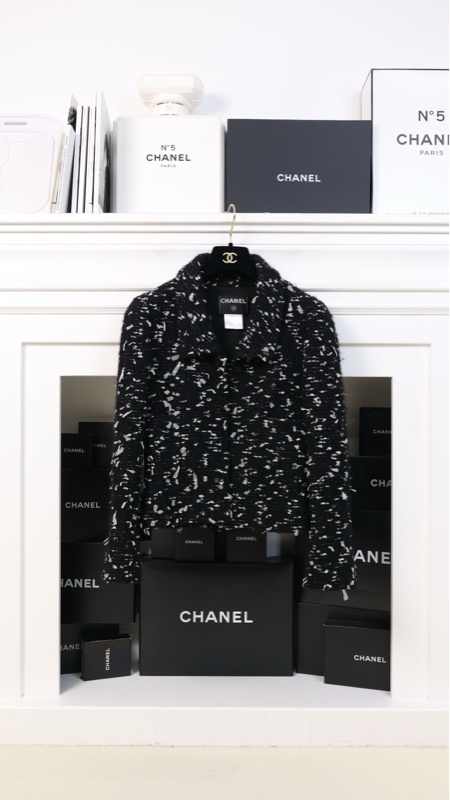 Chanel 02年秋冬秀款黑白雪花两口袋上衣外套