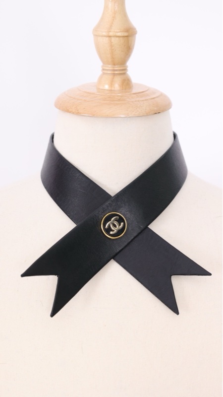Chanel 86年秋冬秀款黑金cc皮革项链领结领带