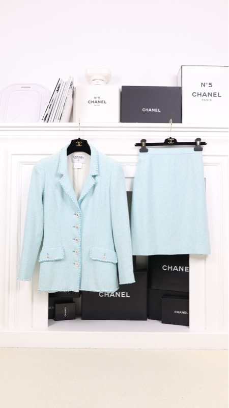 Chanel 97年贝母扣花边外套半裙套装