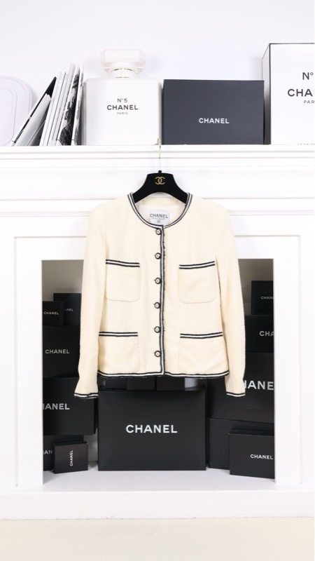 Chanel 95年秀款芭比系列漆皮滚边黑白四口袋外套 约38码 22/6