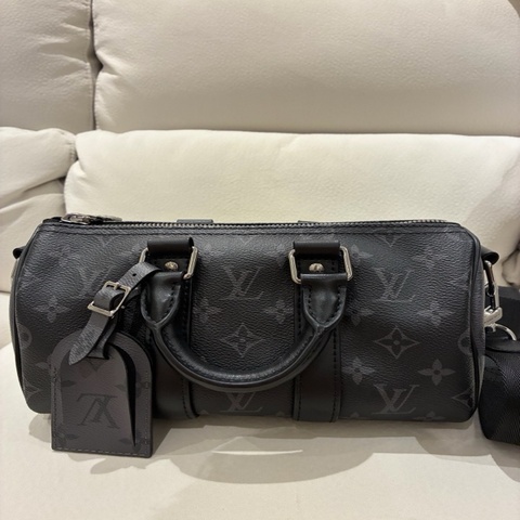 LV 路易威登 keepall 25 黑武士老花單肩斜挎手提包 黑色拼灰色 芯片款 有防塵袋