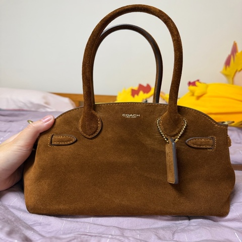COACH Empire Soft Carryall 21 手袋 麂皮棕色
