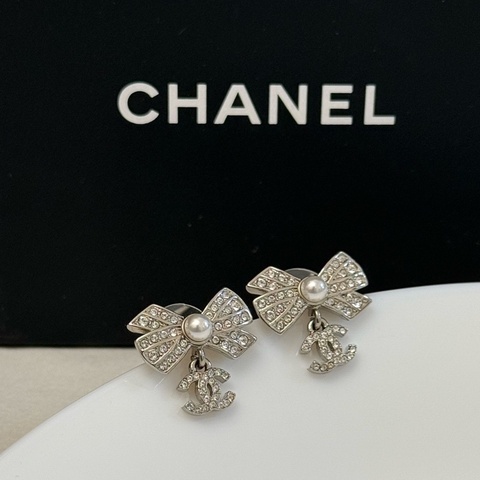 Chanel 香奈兒 銀色蝴蝶結滿鑽珍珠耳釘耳環 22P刻印
